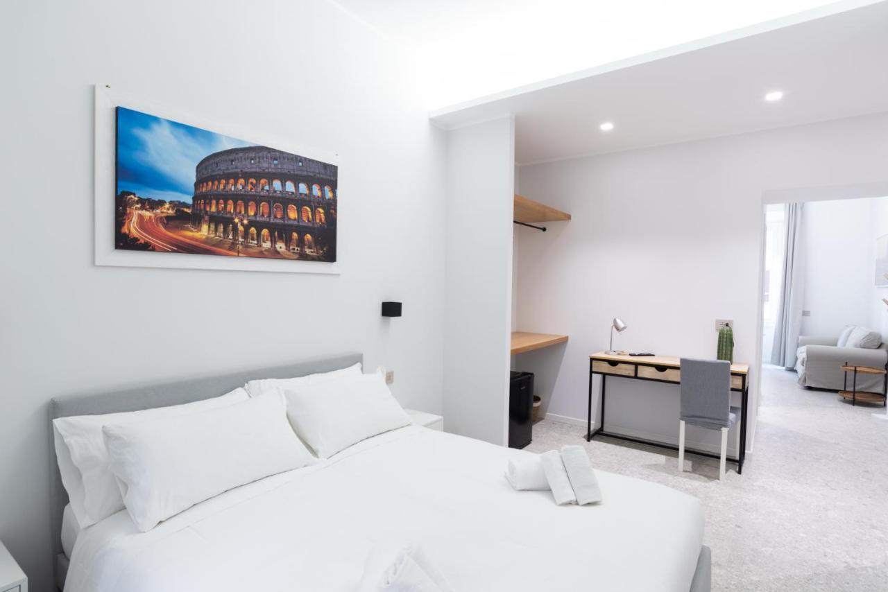 White Home Suite And Rooms 로마 외부 사진