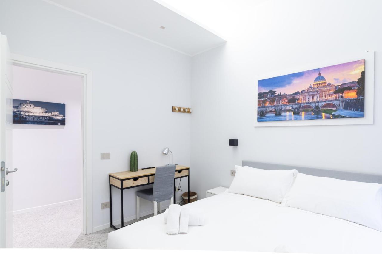 White Home Suite And Rooms 로마 외부 사진