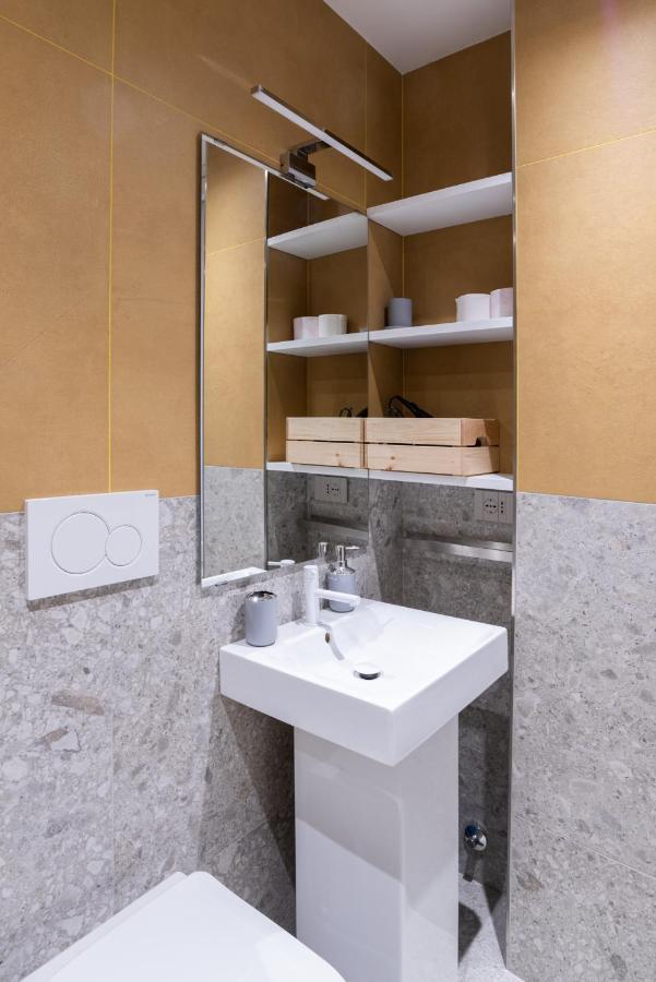 White Home Suite And Rooms 로마 외부 사진
