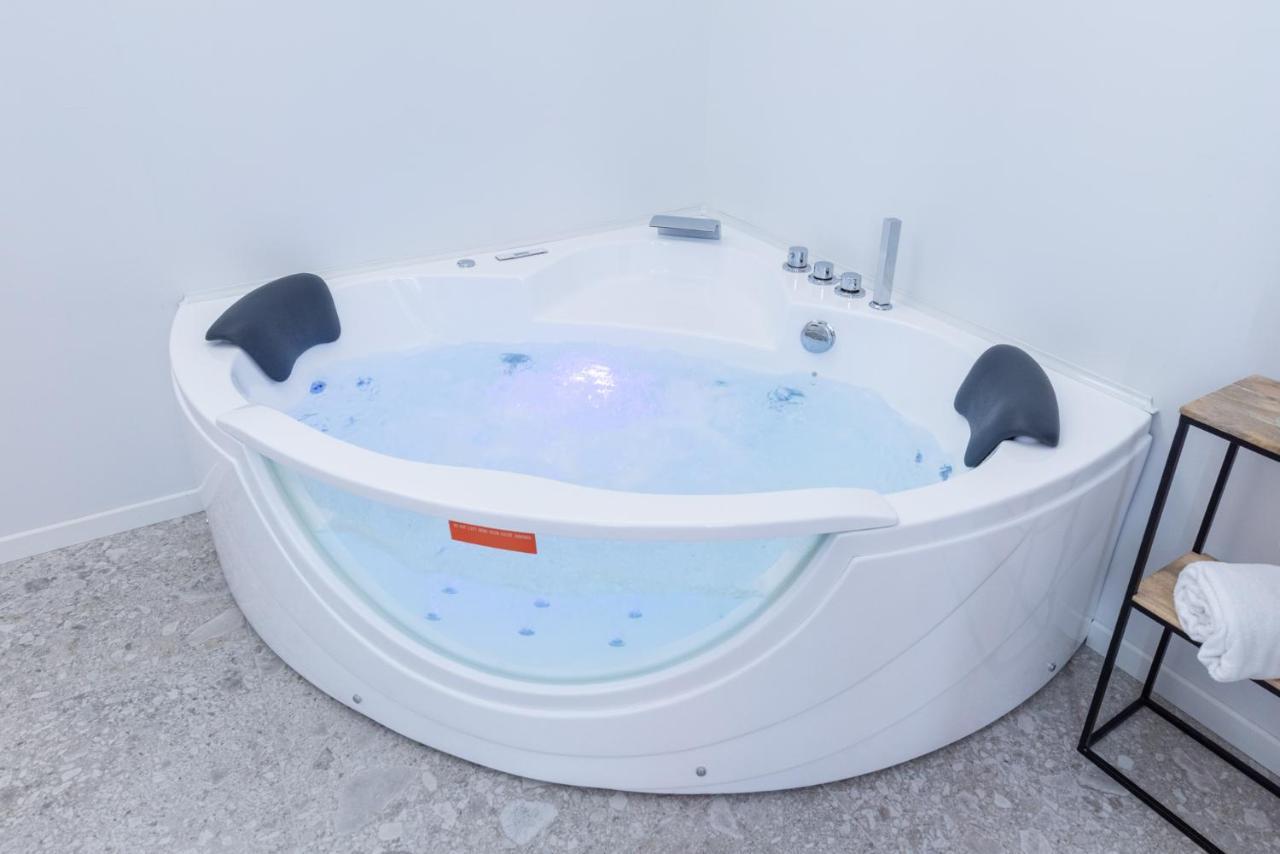 White Home Suite And Rooms 로마 외부 사진