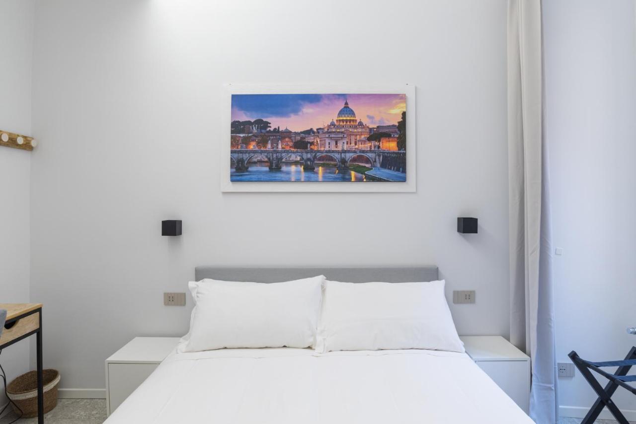 White Home Suite And Rooms 로마 외부 사진