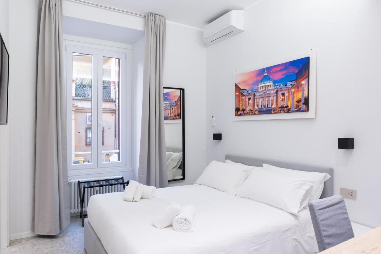 White Home Suite And Rooms 로마 외부 사진