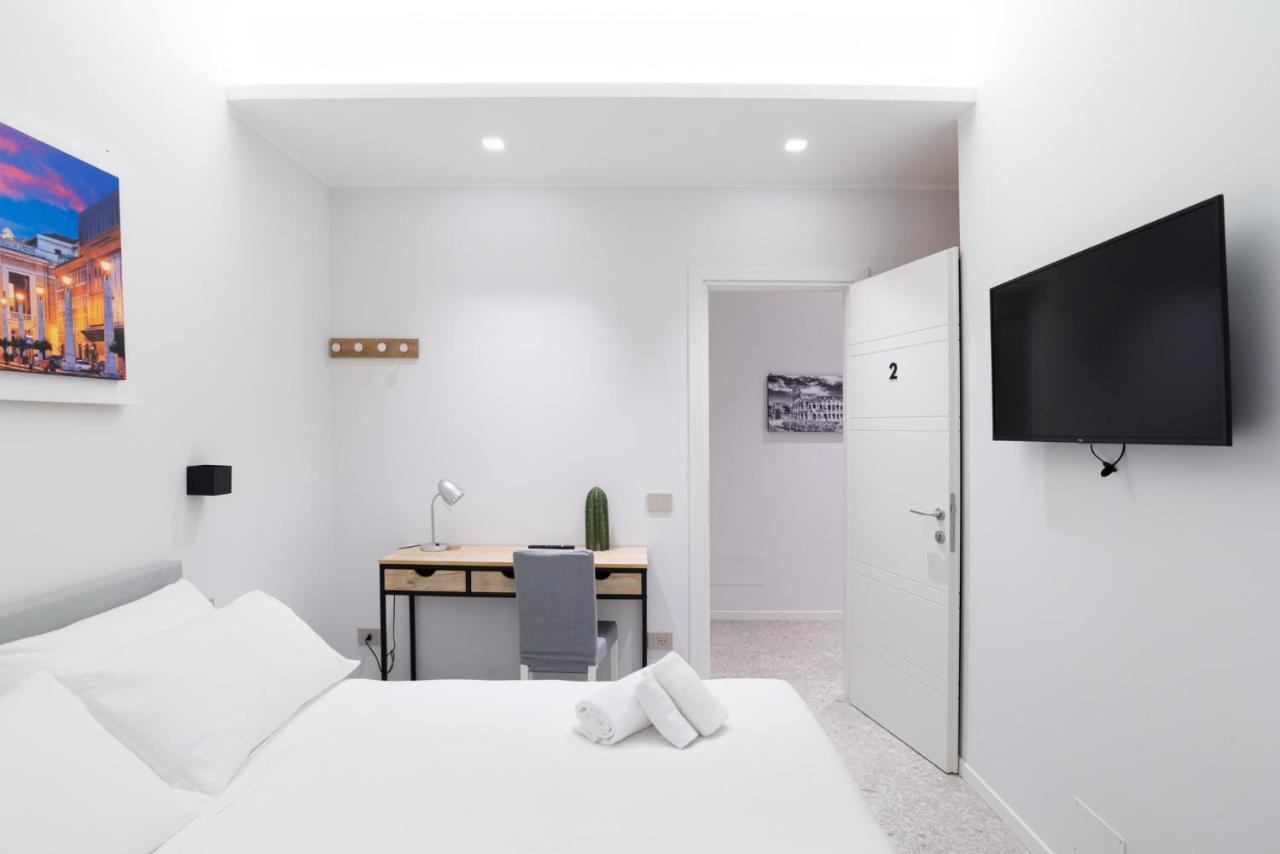 White Home Suite And Rooms 로마 외부 사진
