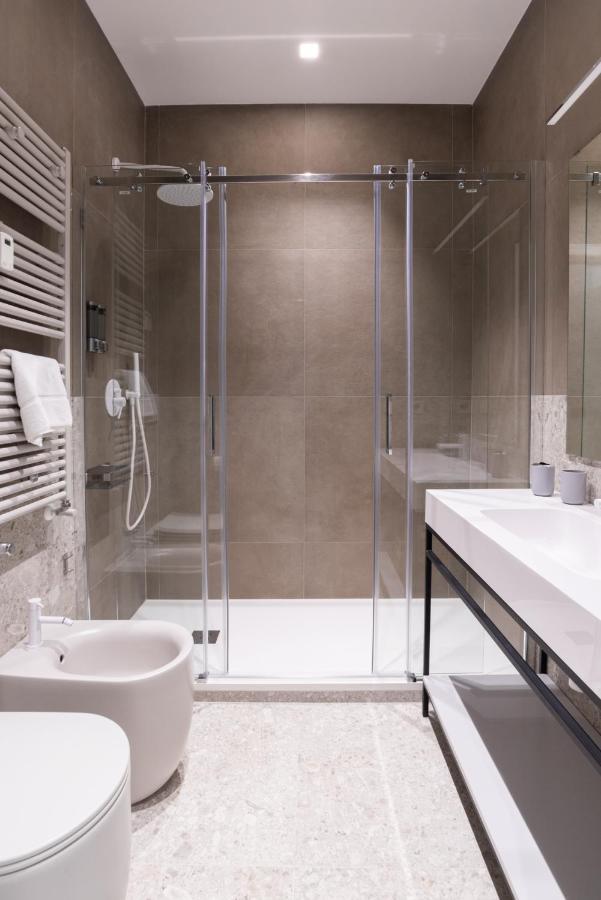 White Home Suite And Rooms 로마 외부 사진