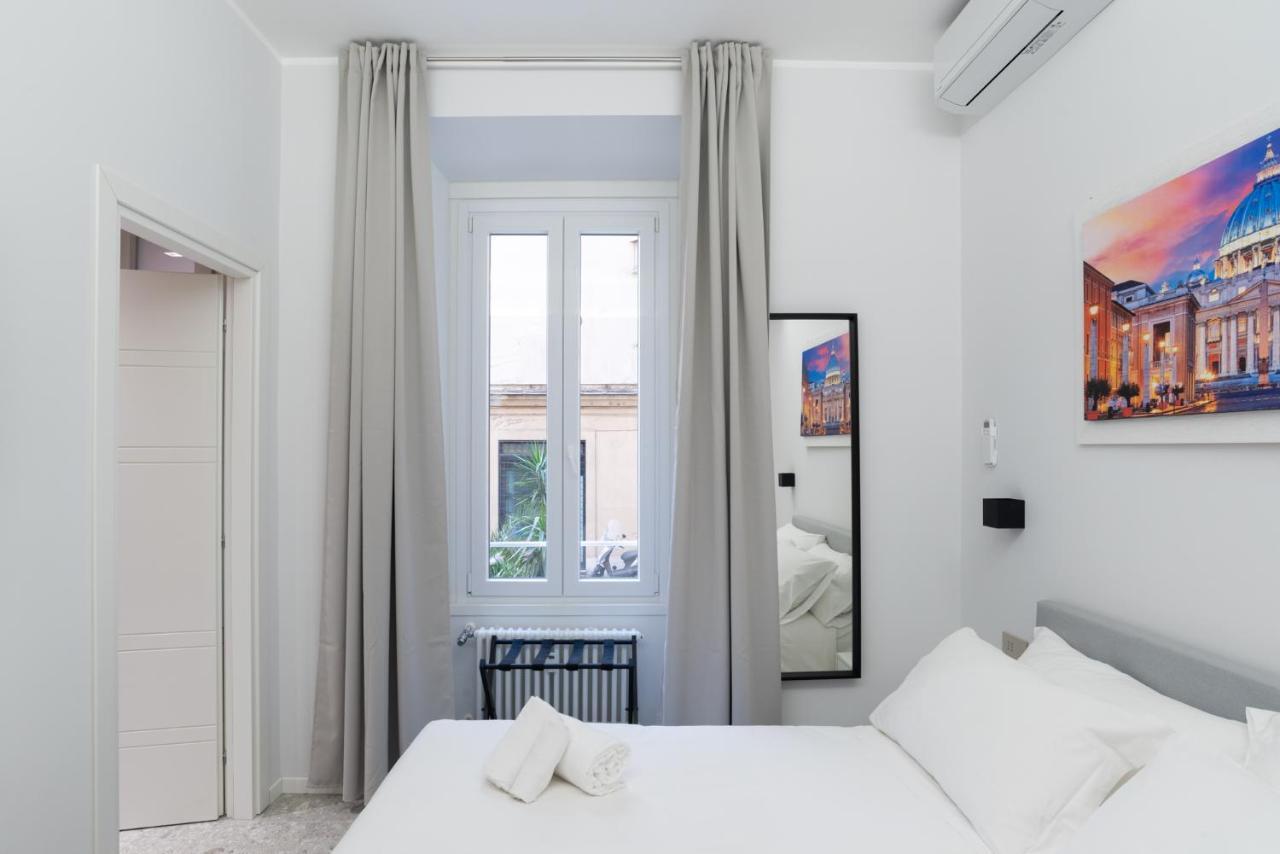 White Home Suite And Rooms 로마 외부 사진