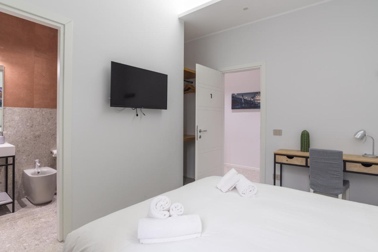White Home Suite And Rooms 로마 외부 사진