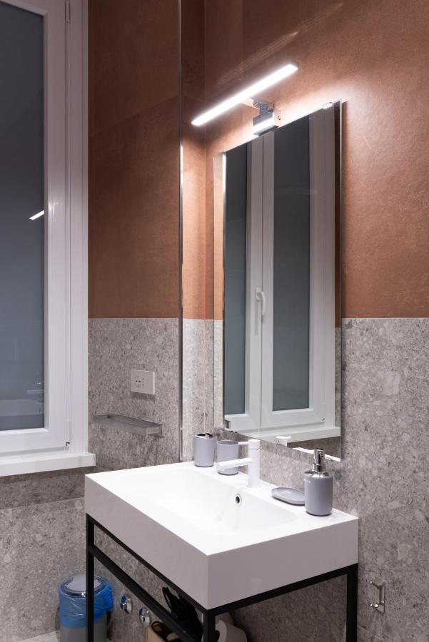 White Home Suite And Rooms 로마 외부 사진