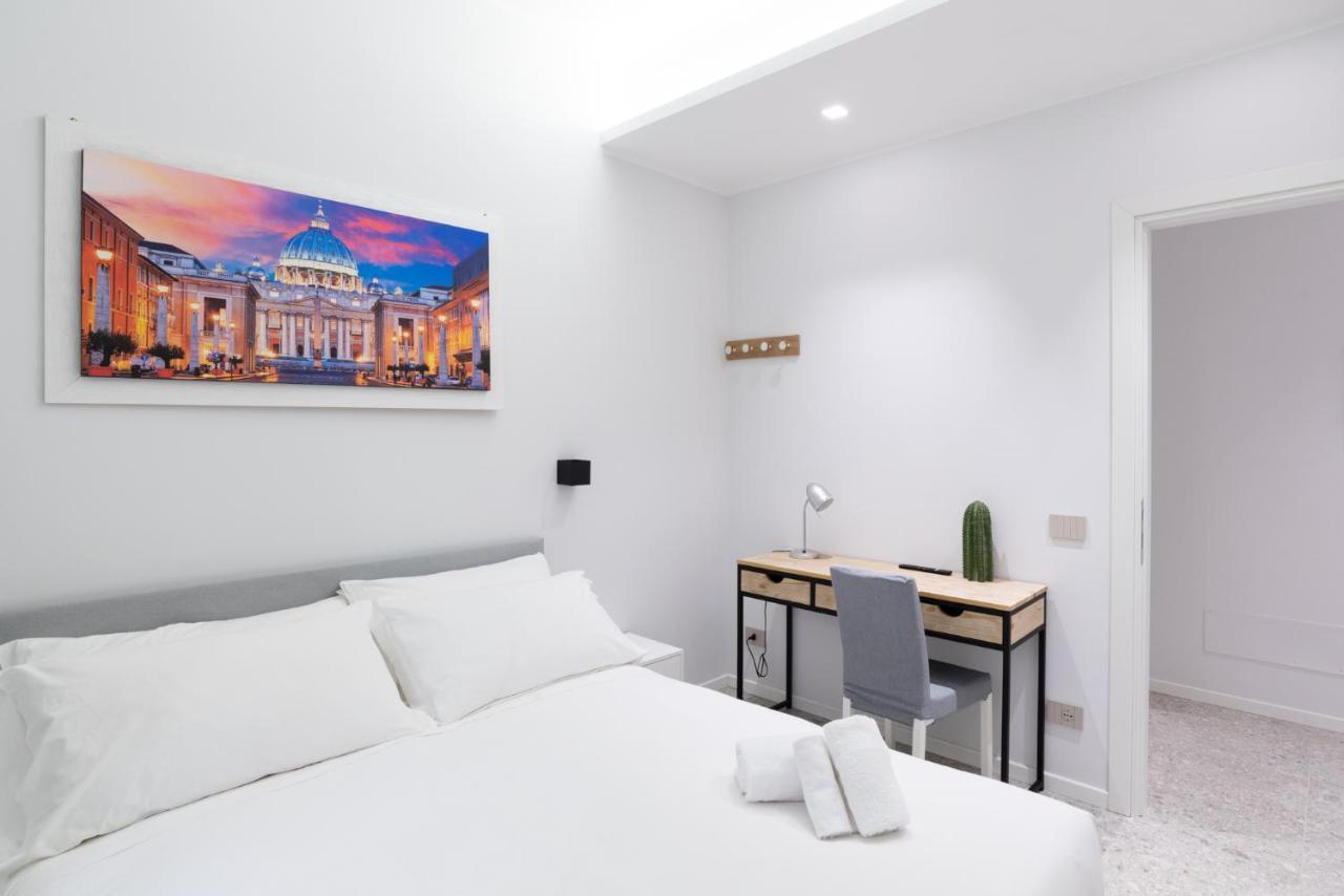 White Home Suite And Rooms 로마 외부 사진